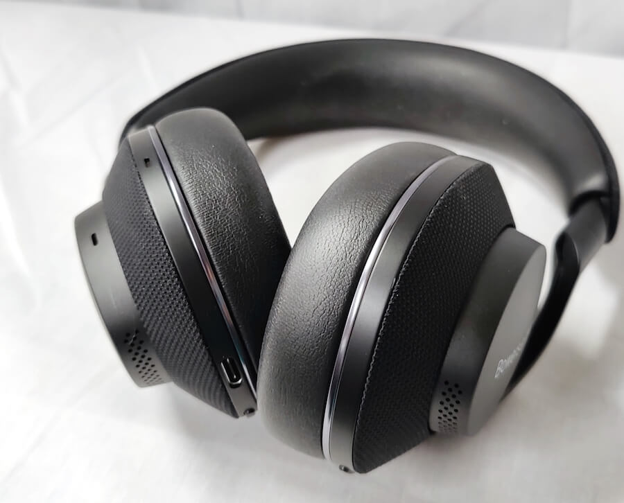 Bowers & Wilkins Px7 S2e Noise Cancelling Wireless Headphones Bottom