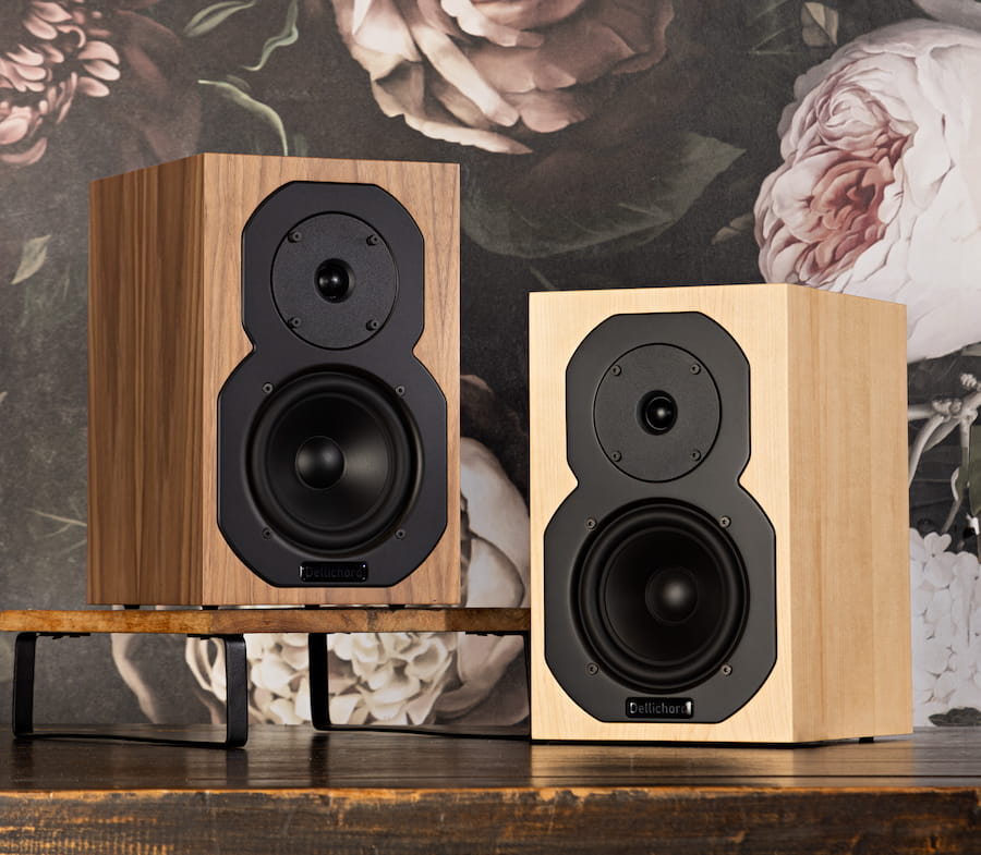 Dellichord FR35 Bookshelf Speakers Front Lifestyle