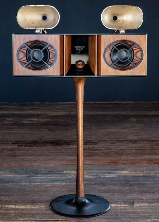 Fleetwood Sound Excelsior SQ on Stand