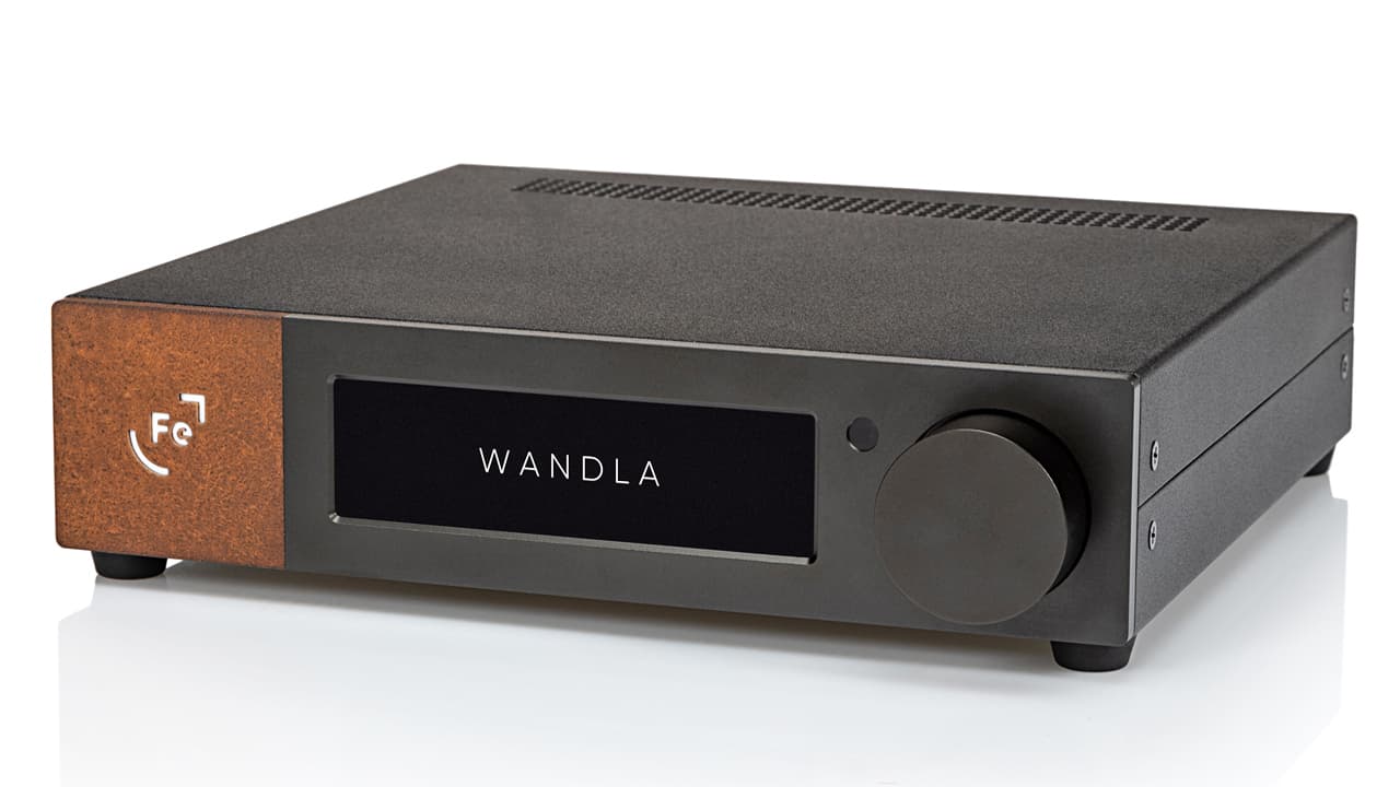 Ferrum WANDLA DAC/Preamp Front Angle