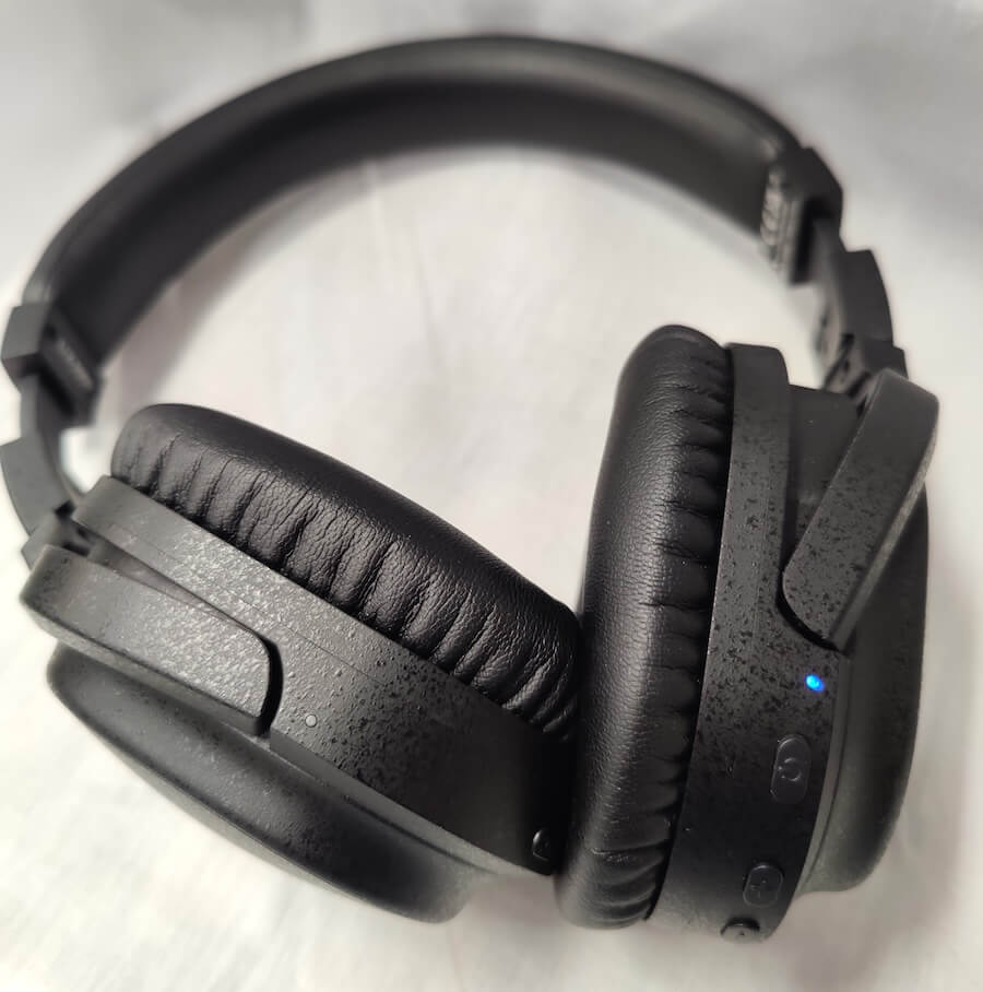 Final UX3000 Wireless Headphones Blue Light On