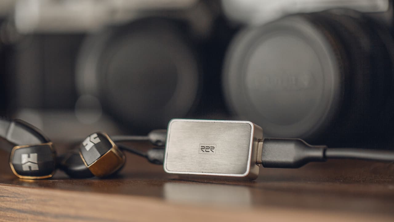 HiFiMAN HM800 Dongle DAC Lifestyle