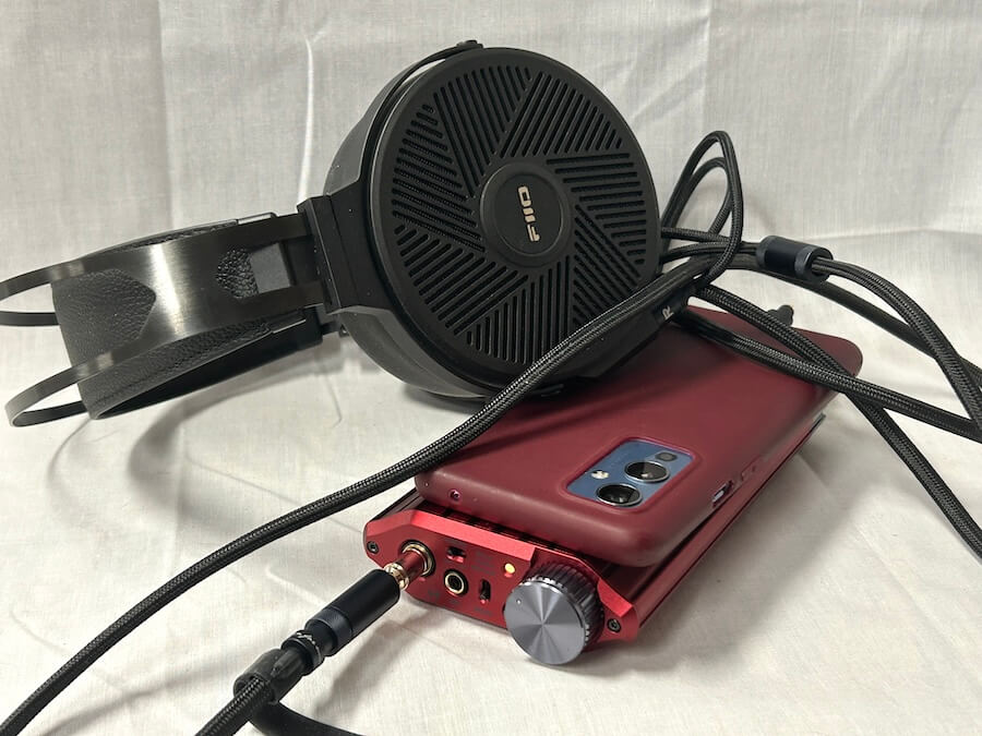 iFi iDSD Diablo 2 Portable DAC/AMP with FiiO Headphones