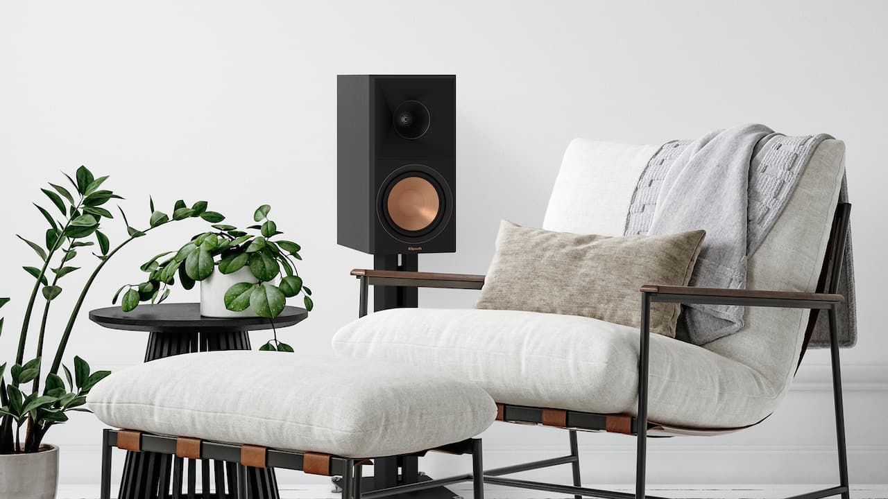 Klipsch RP-600M II Bookshelf Speakers Lifestyle