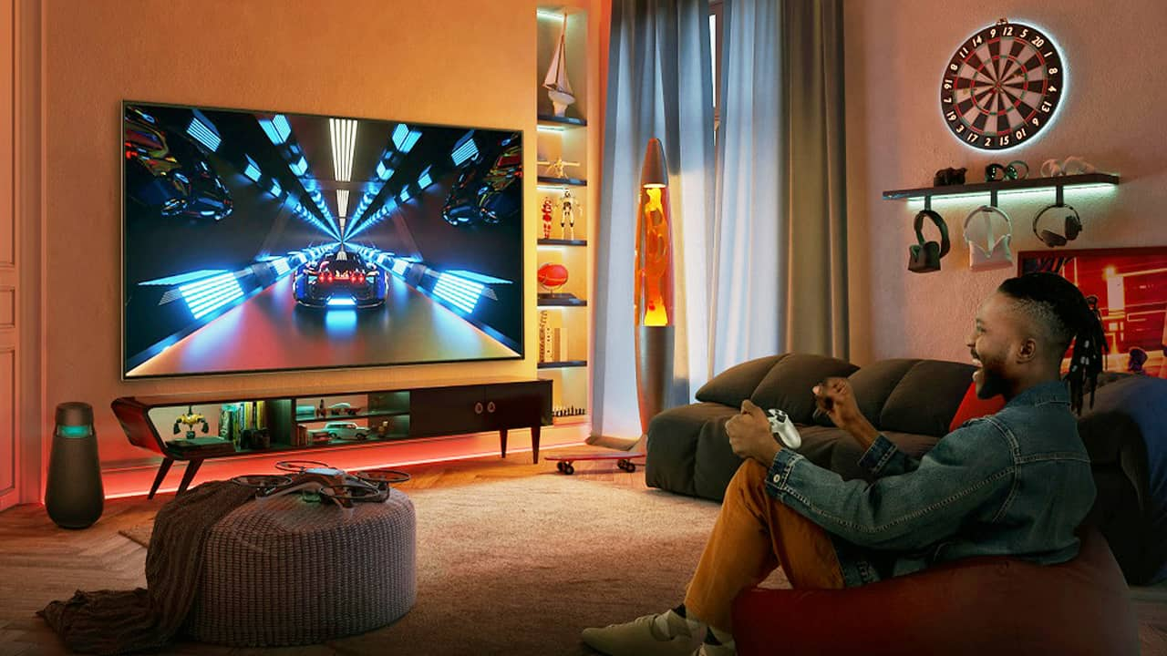 LG QNED Gaming TV Lifestyle