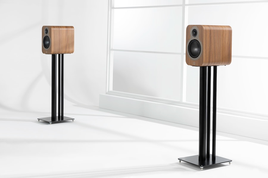 Q Acoustics 3020c Stand-mount loudspeaker pair in pin oak