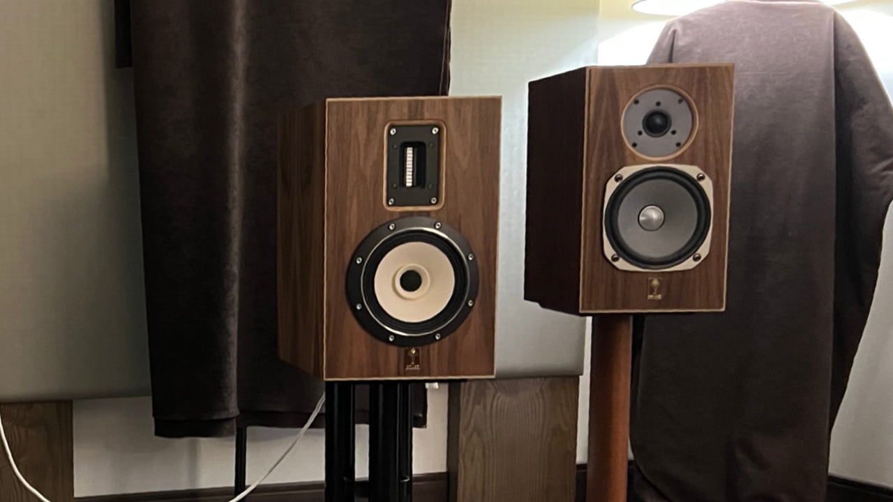 Tonian Labs Oriaco-G6 EM Edition Loudspeaker with original G6 at T.H.E. Show 2022