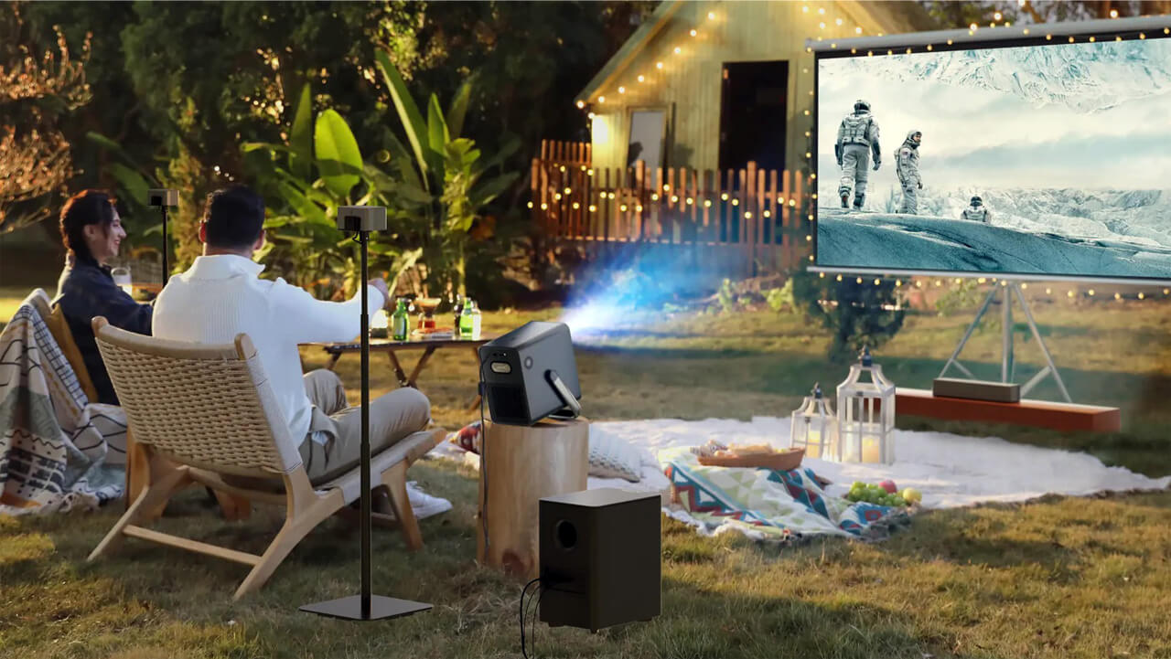 ULTIMEA Poseidon E40 Portable Projector Outdoor LIfestyle