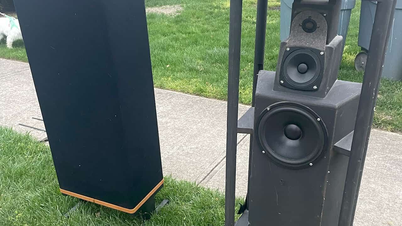 Free Vandersteen 2c Loudspeakers left on the curb