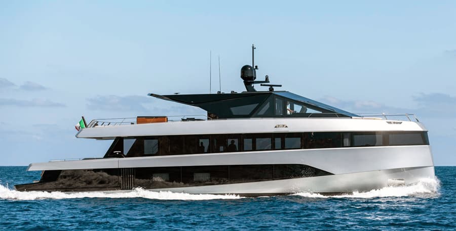 Wallywhy200 Yacht